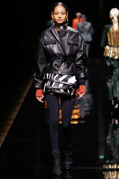 Look 15